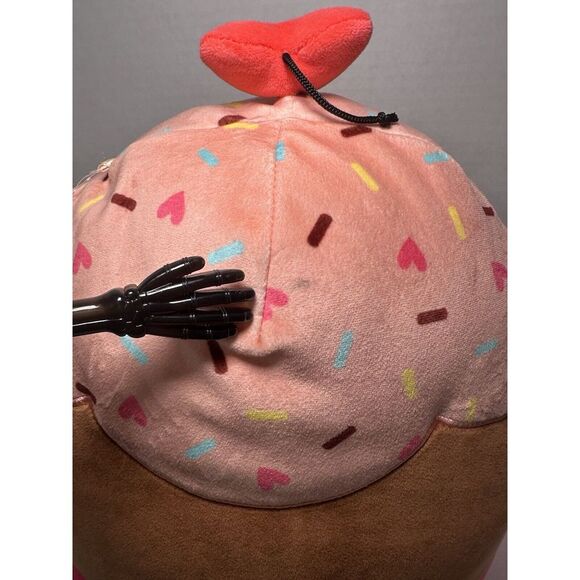 Squishmallow 12" Valentine's Ottie Cupcake PLUSH NEW‎ - Picture 7 of 12